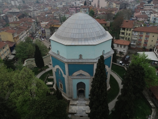 Adını seramiklerinin renginden alan eser: Yeşil Külliye